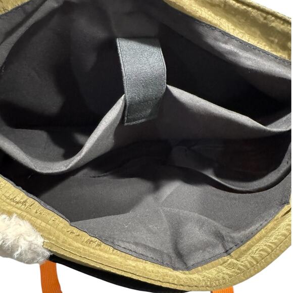 NWT! Free People Playoff Sherpa Messenger Crossbody in Olive Green - Picture 10 of 10